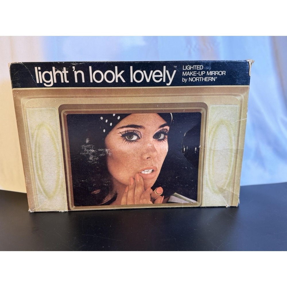 1970 s Northern Light  n Look Lovely Make-up Mirror - WORKS